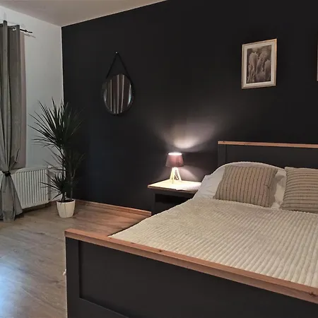 Ferienwohnung Cztery Katy W Rynku Waldenburg Exterior foto